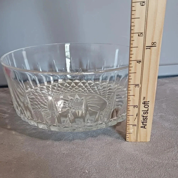 Arcoroc diamond starbust crystal glass large bowl - Picture 7 of 8